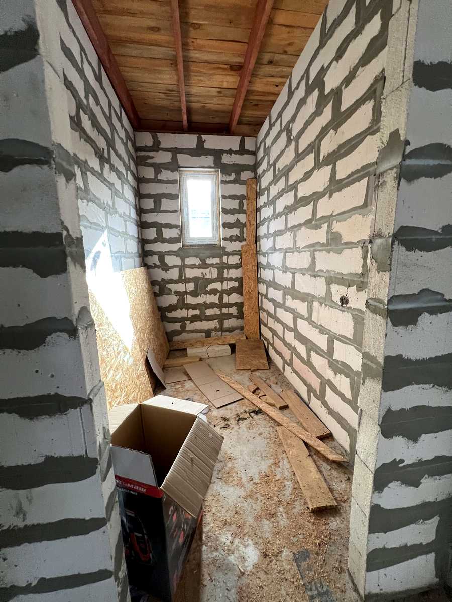 1796465612316757