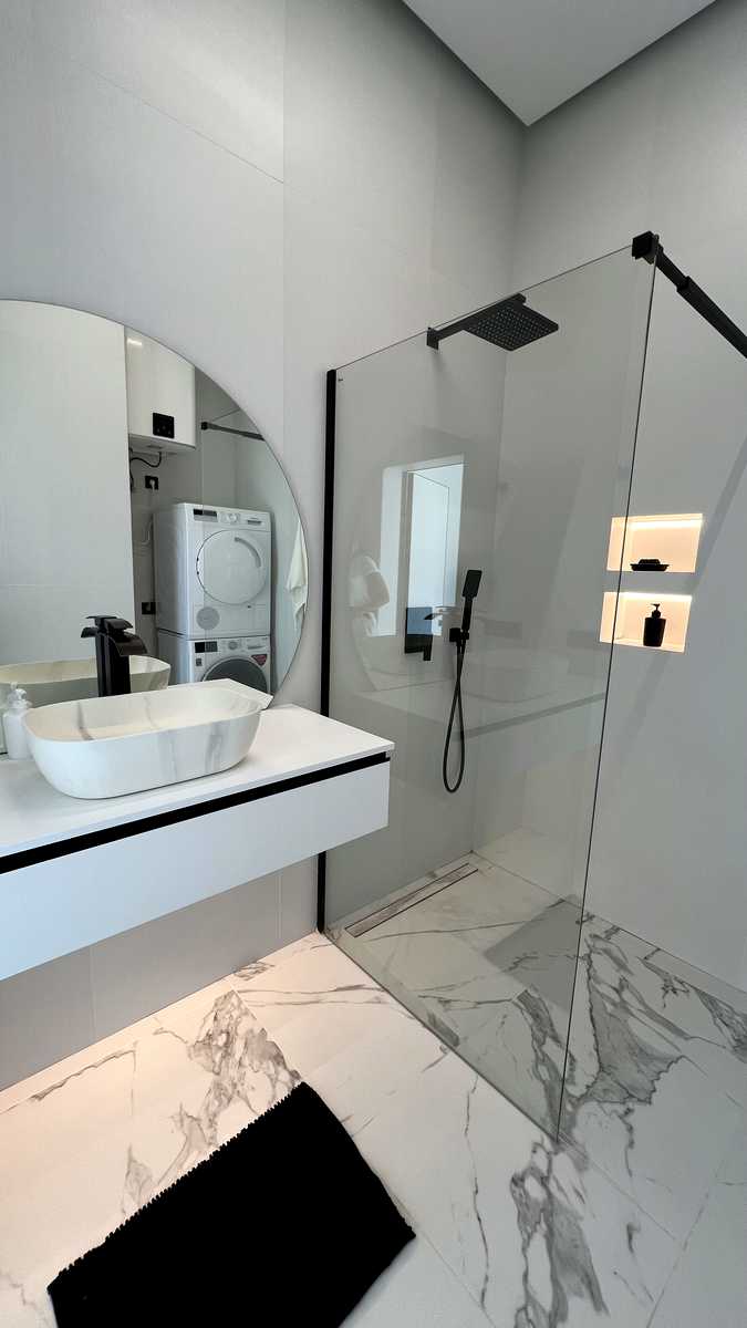 1808099007814765