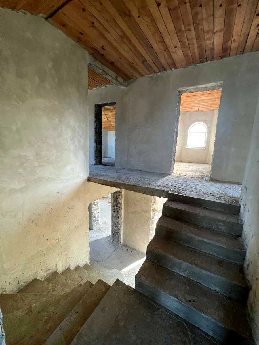 1832812561123080