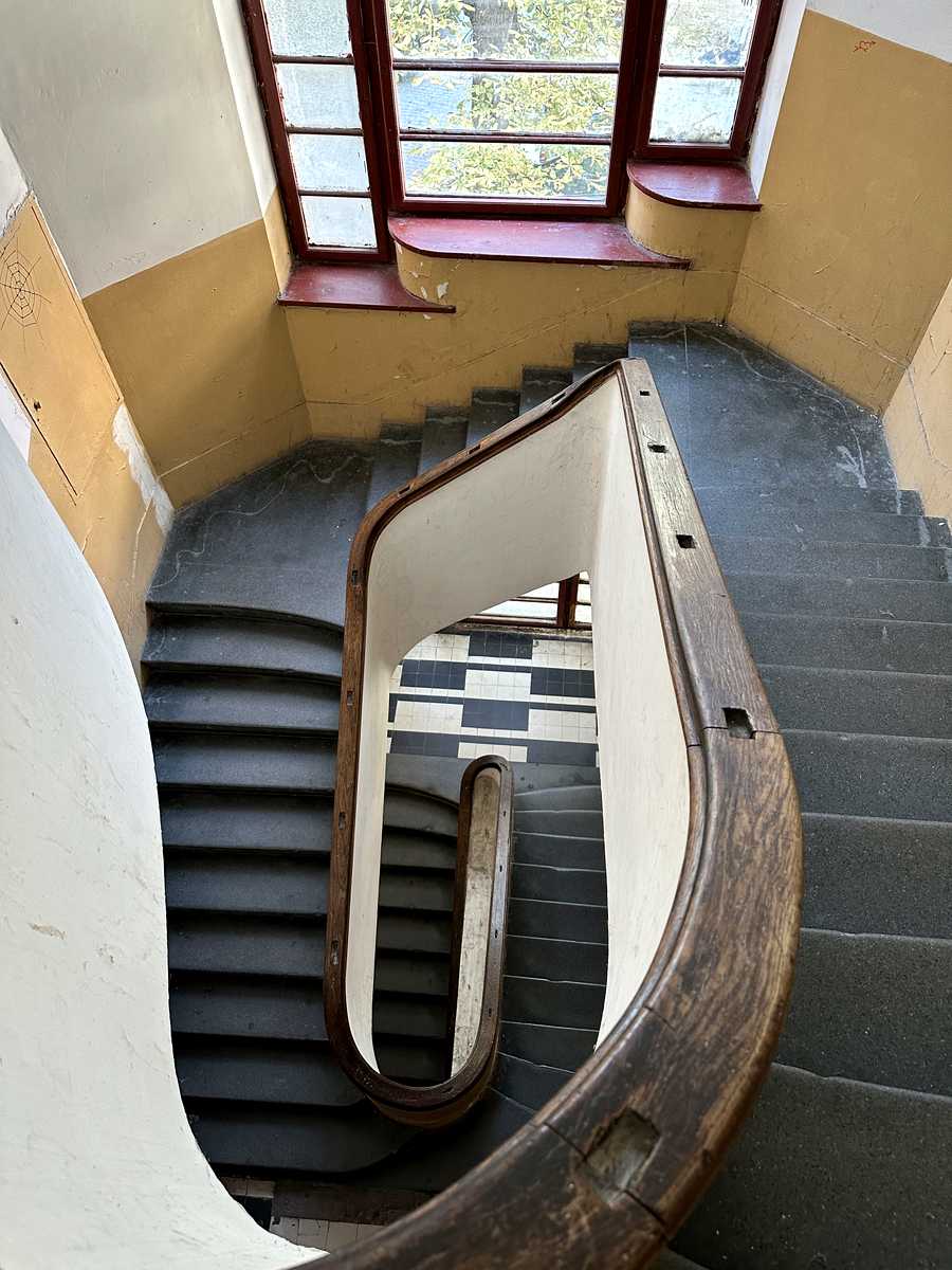 1809377874941427
