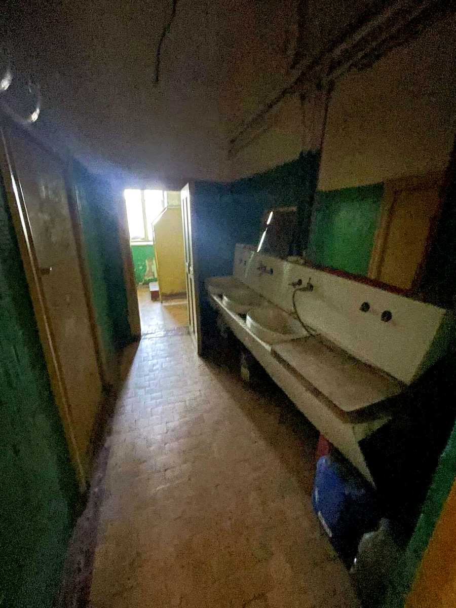 1835987468975596