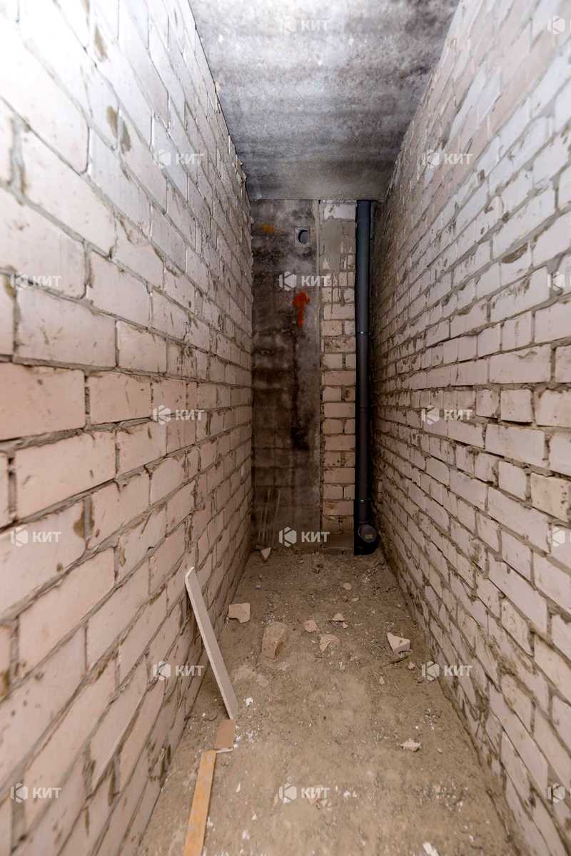 1824403062229885