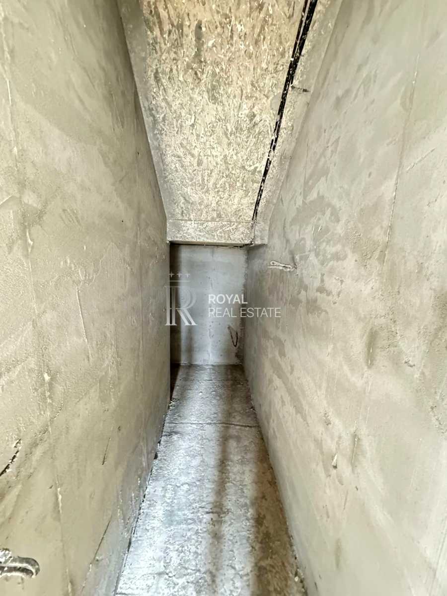 1838987403014373