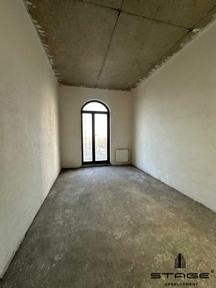 1847613637883303