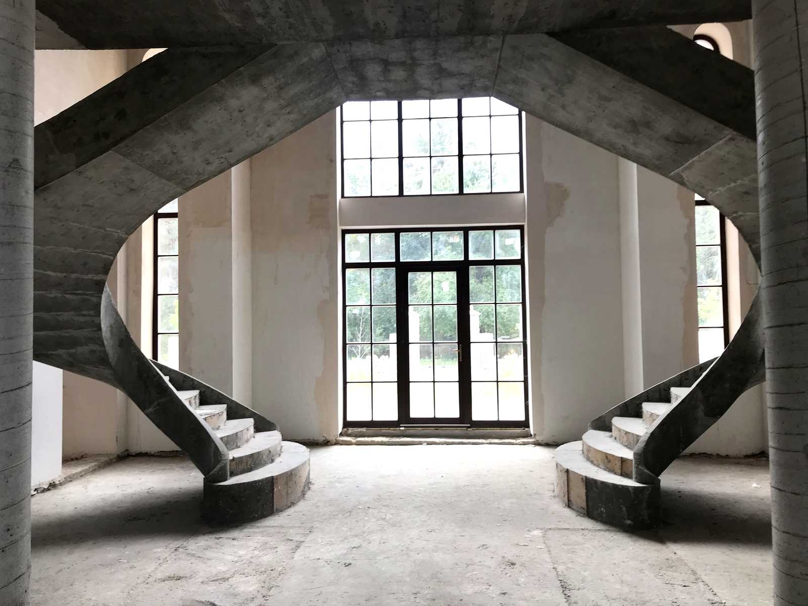 1745129609810921