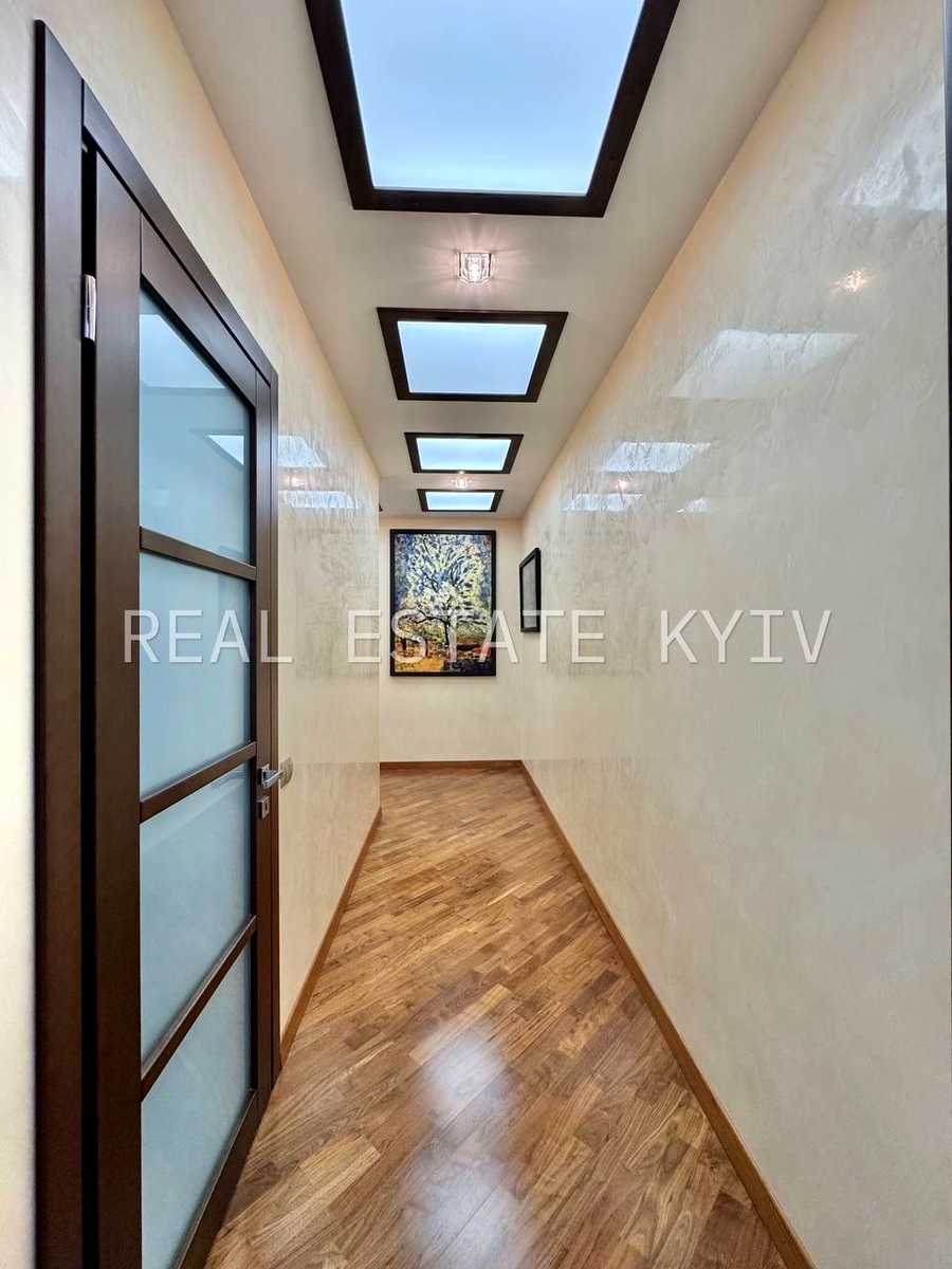1819532952738883