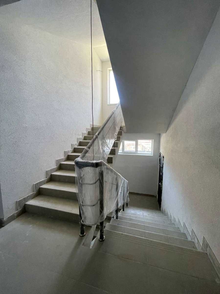 1832728550656008