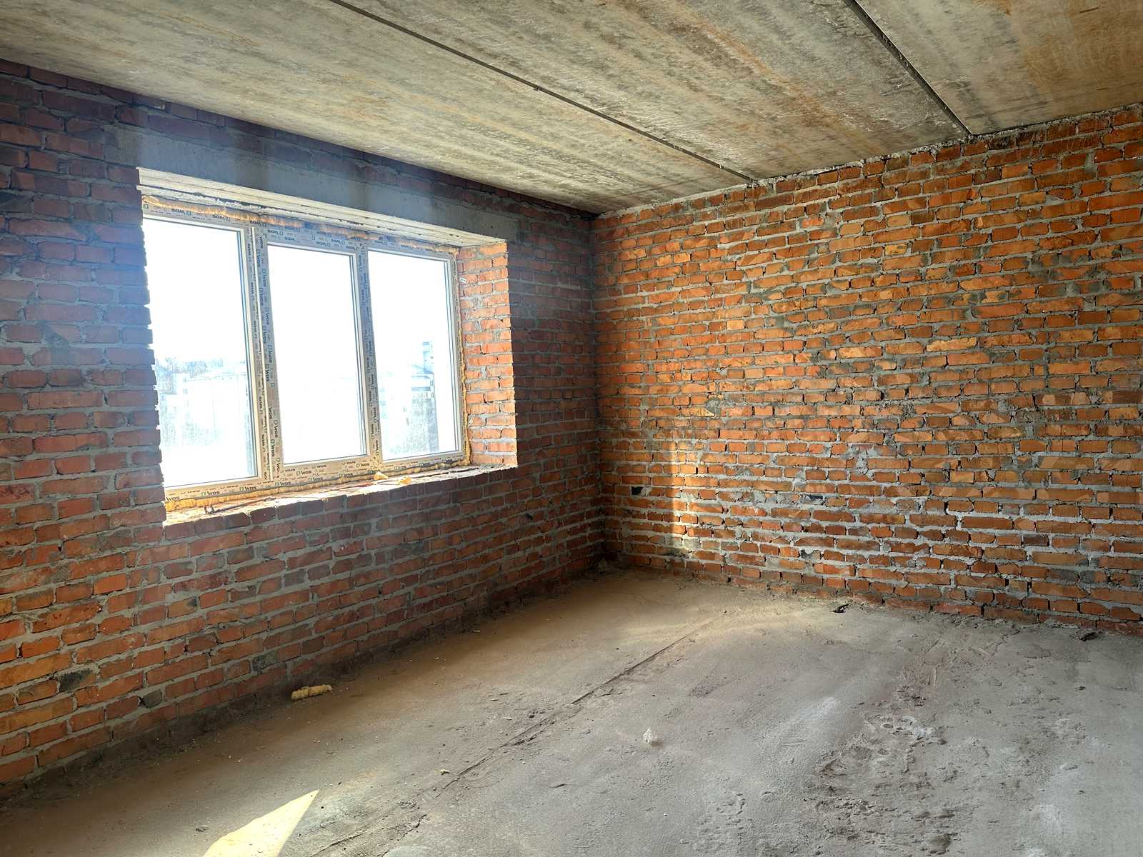 1824665602258911