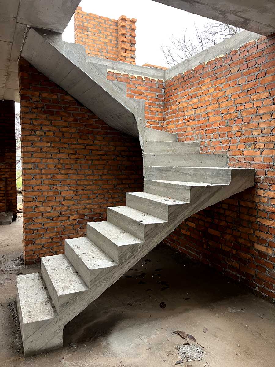 1850019239341909