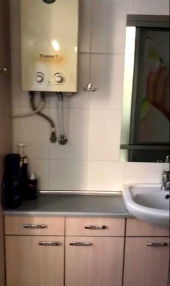 1843956272384229