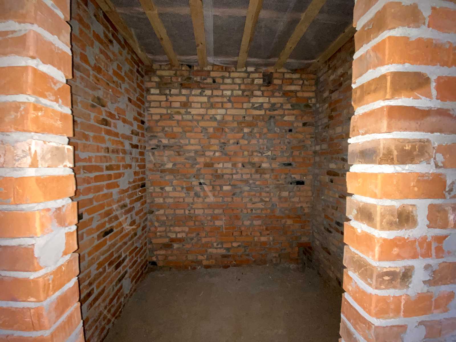 1829411896853300
