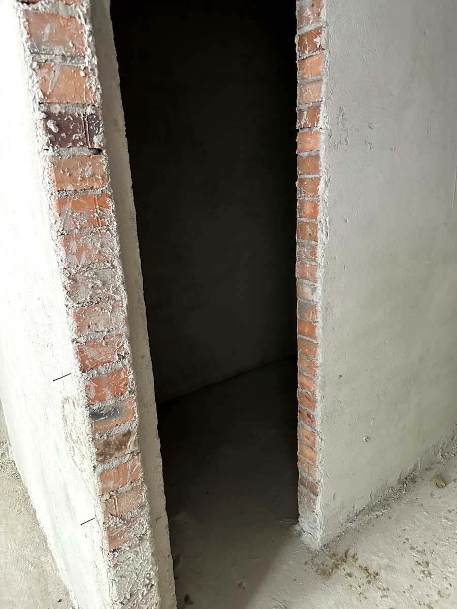1832487168118242