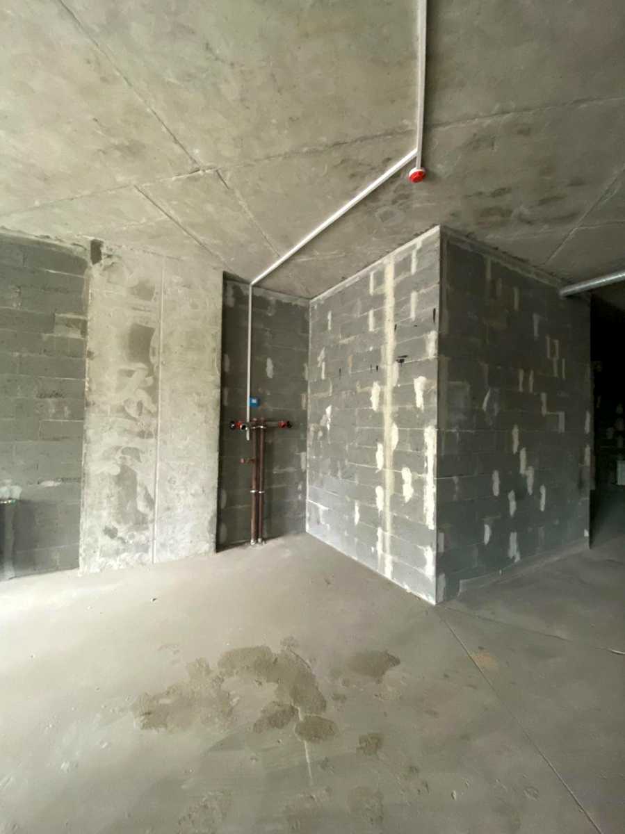 1775008211676350