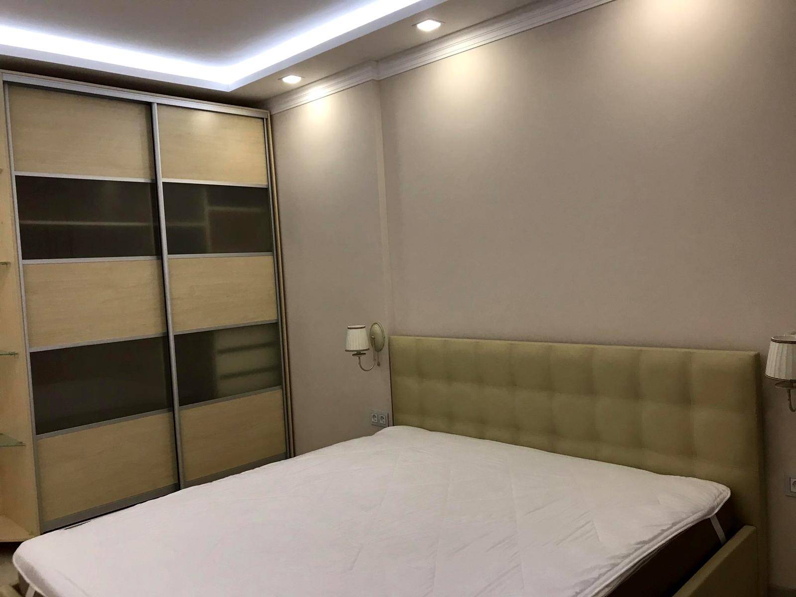 1629999584472450