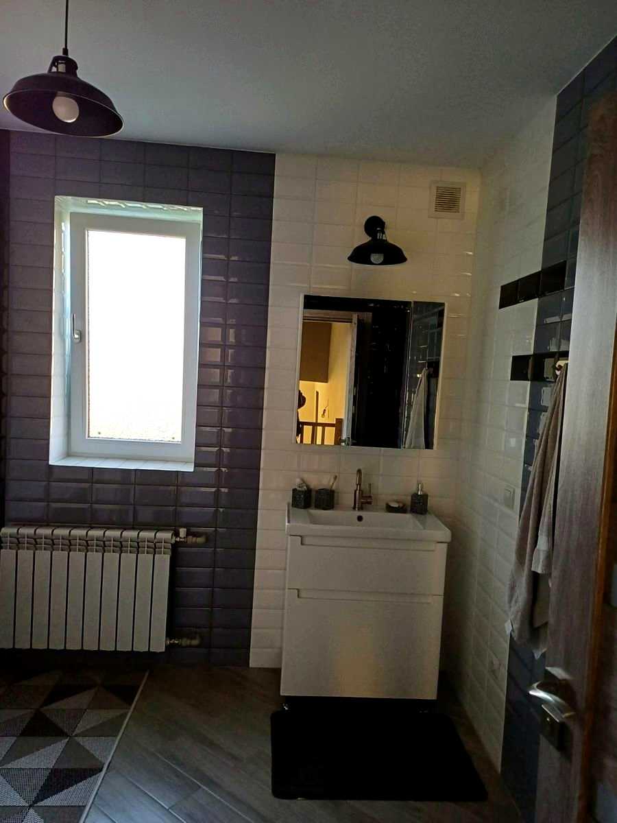 1837259872848953