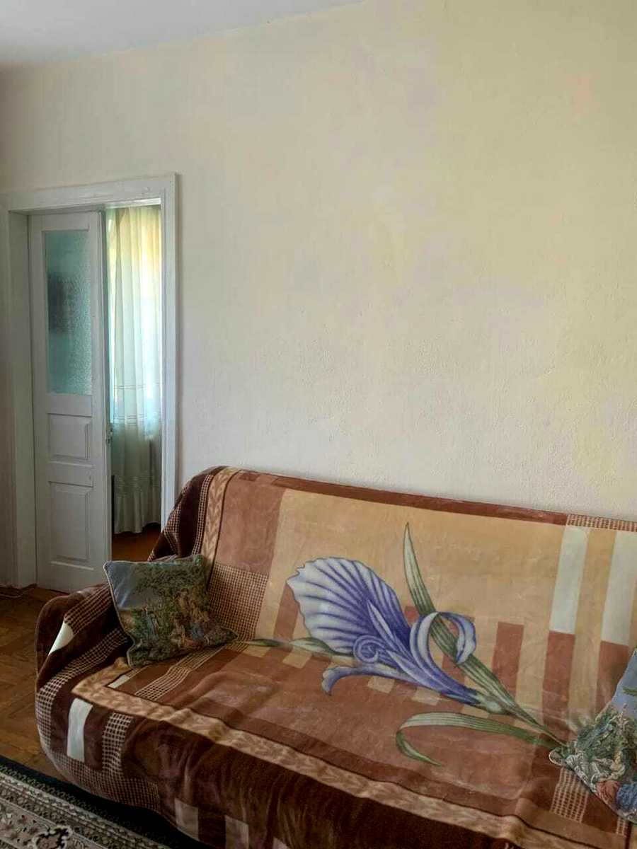 1825747303244968