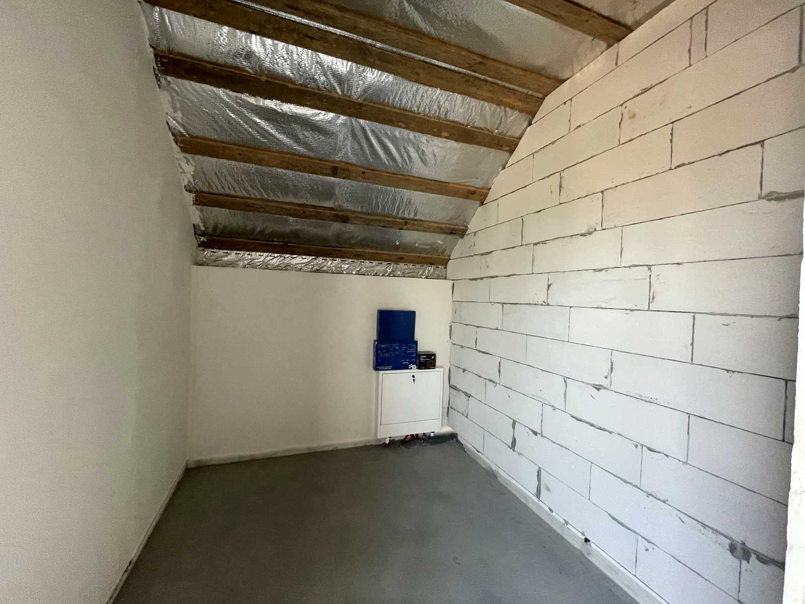 1843584560924305