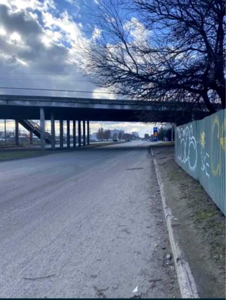 1851023975192348