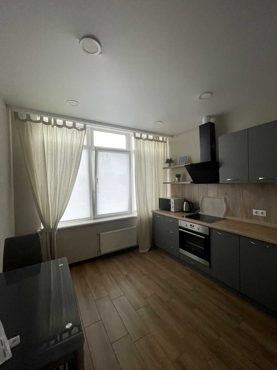 1827038086694052