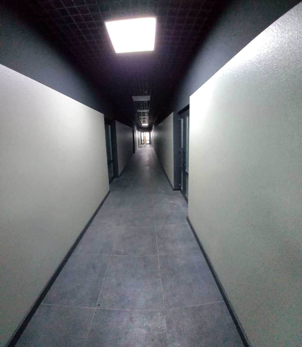 1835436752621053