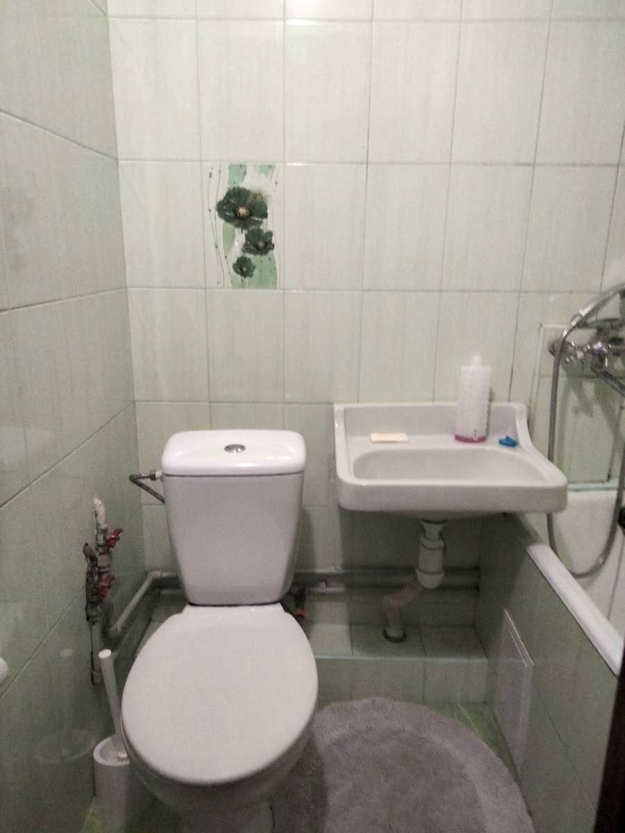 1749679085508740