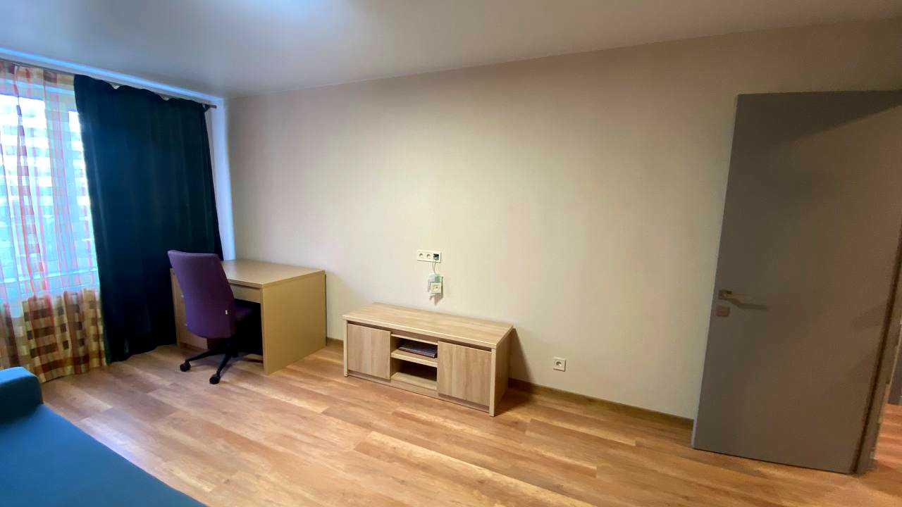 1760542817337225