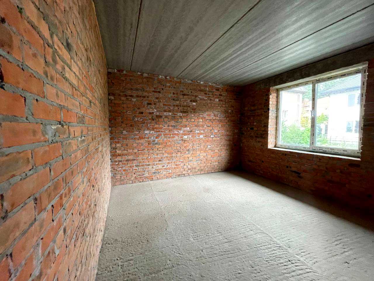 1839705651997409