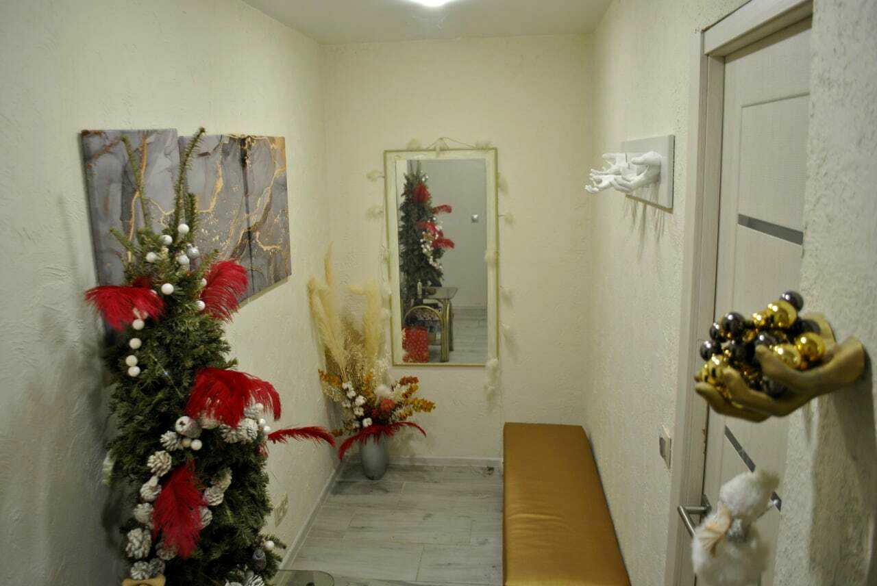 1739700438181744