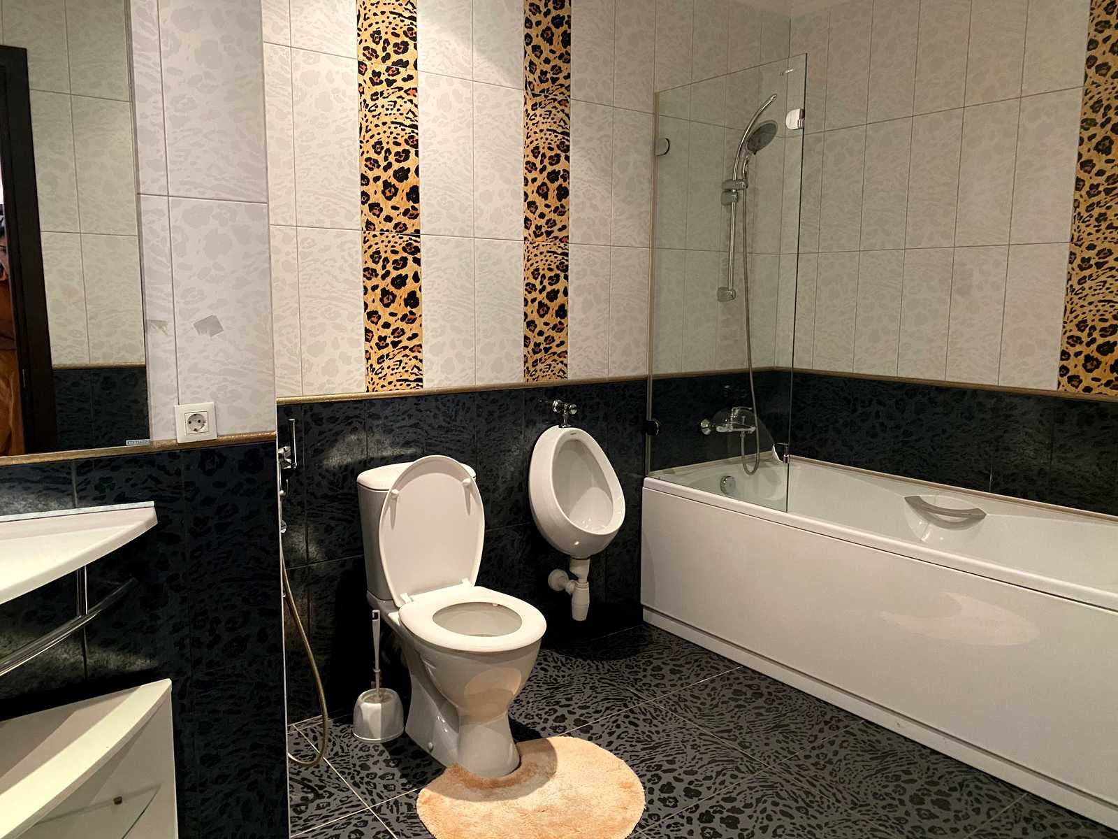 1784279752693417