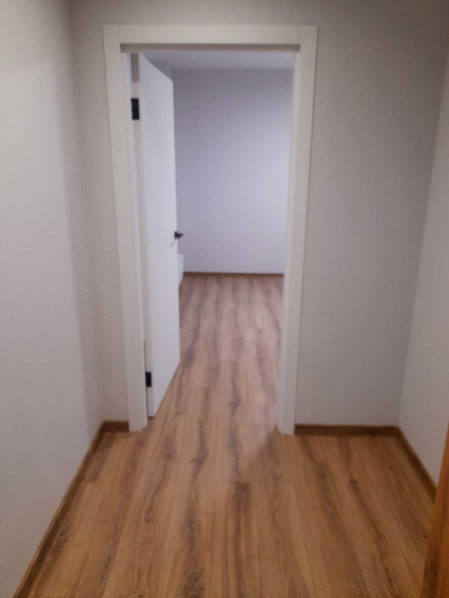 1826513147723649