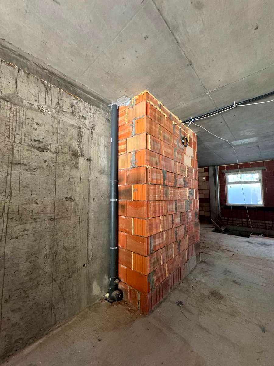 1836983031363093