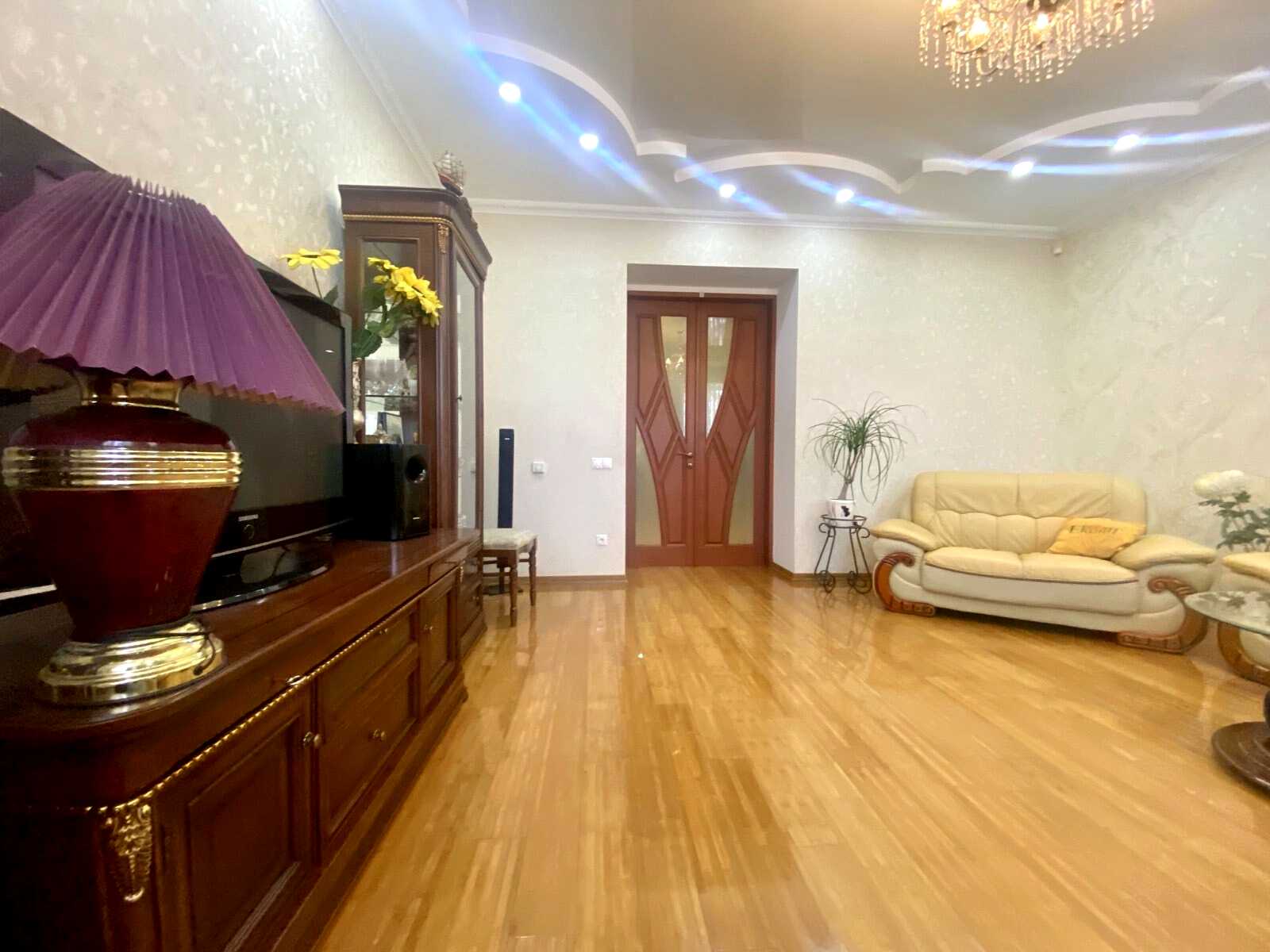 1809794393661792