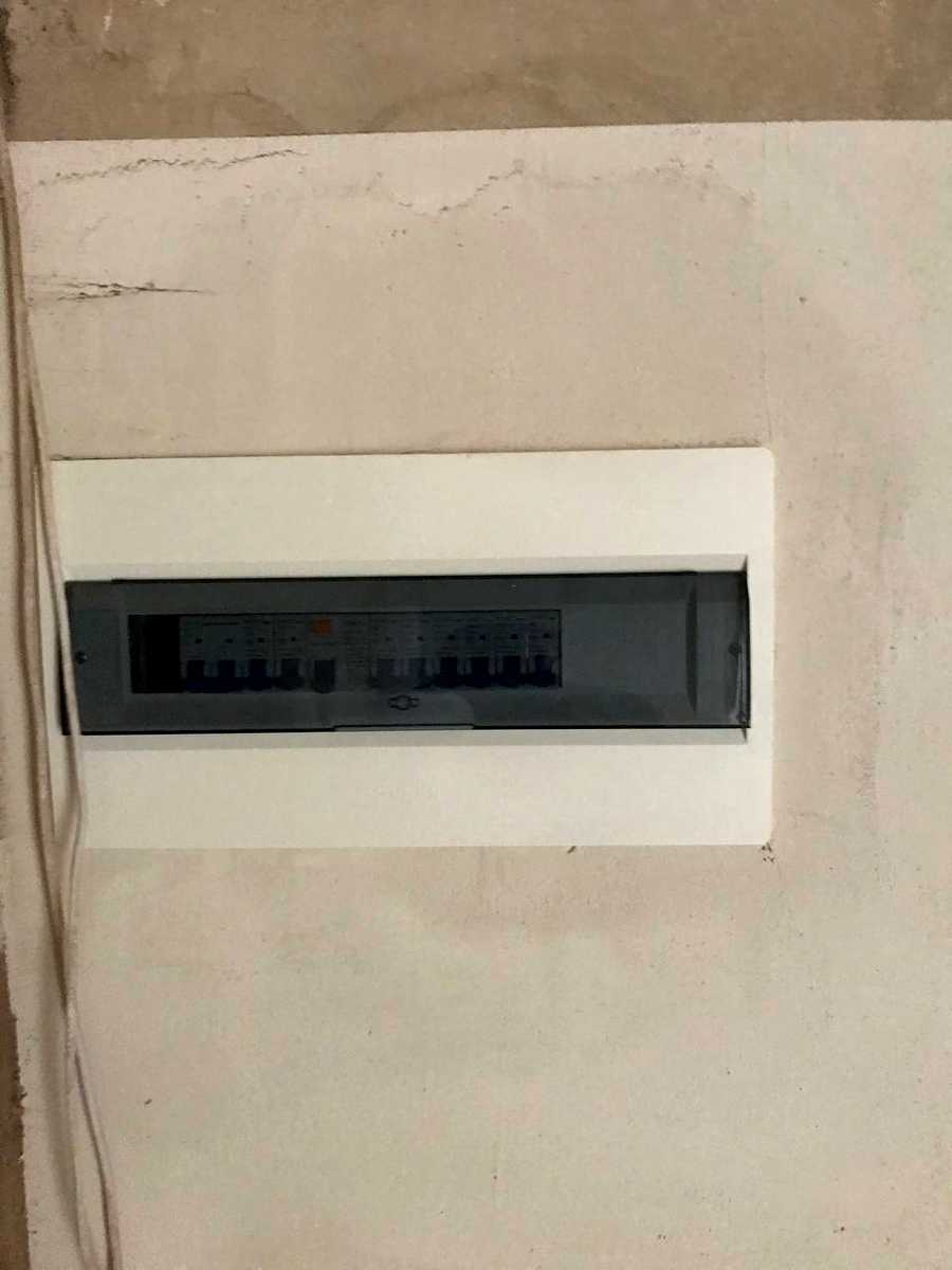 1848316606993693