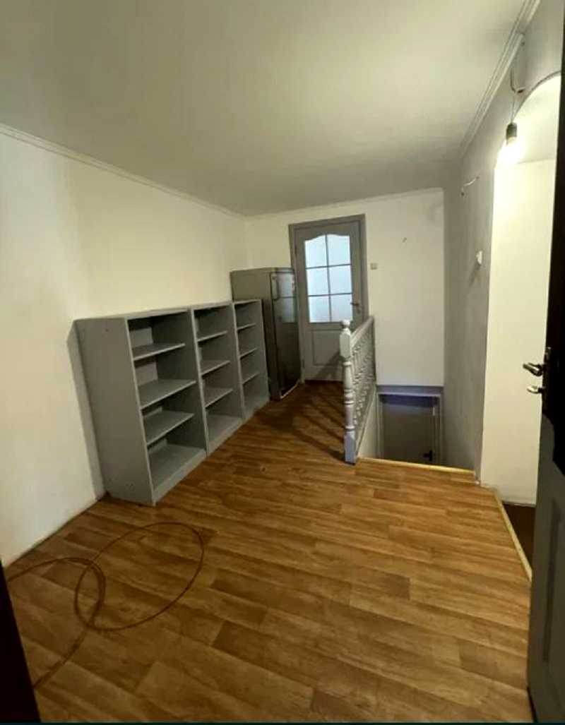 1832296718015471