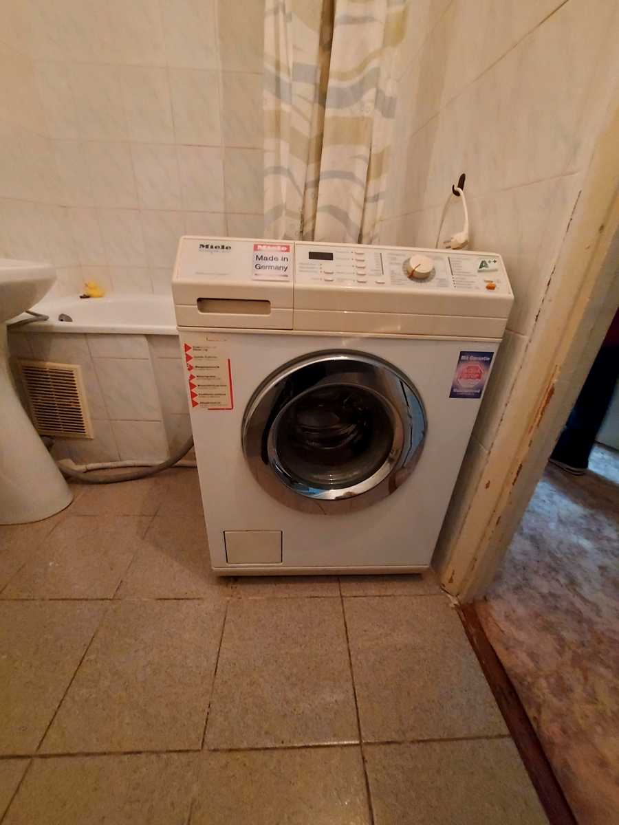 1781013744678496