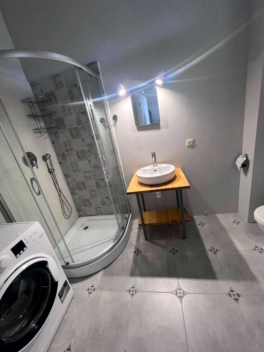 1772147340844521