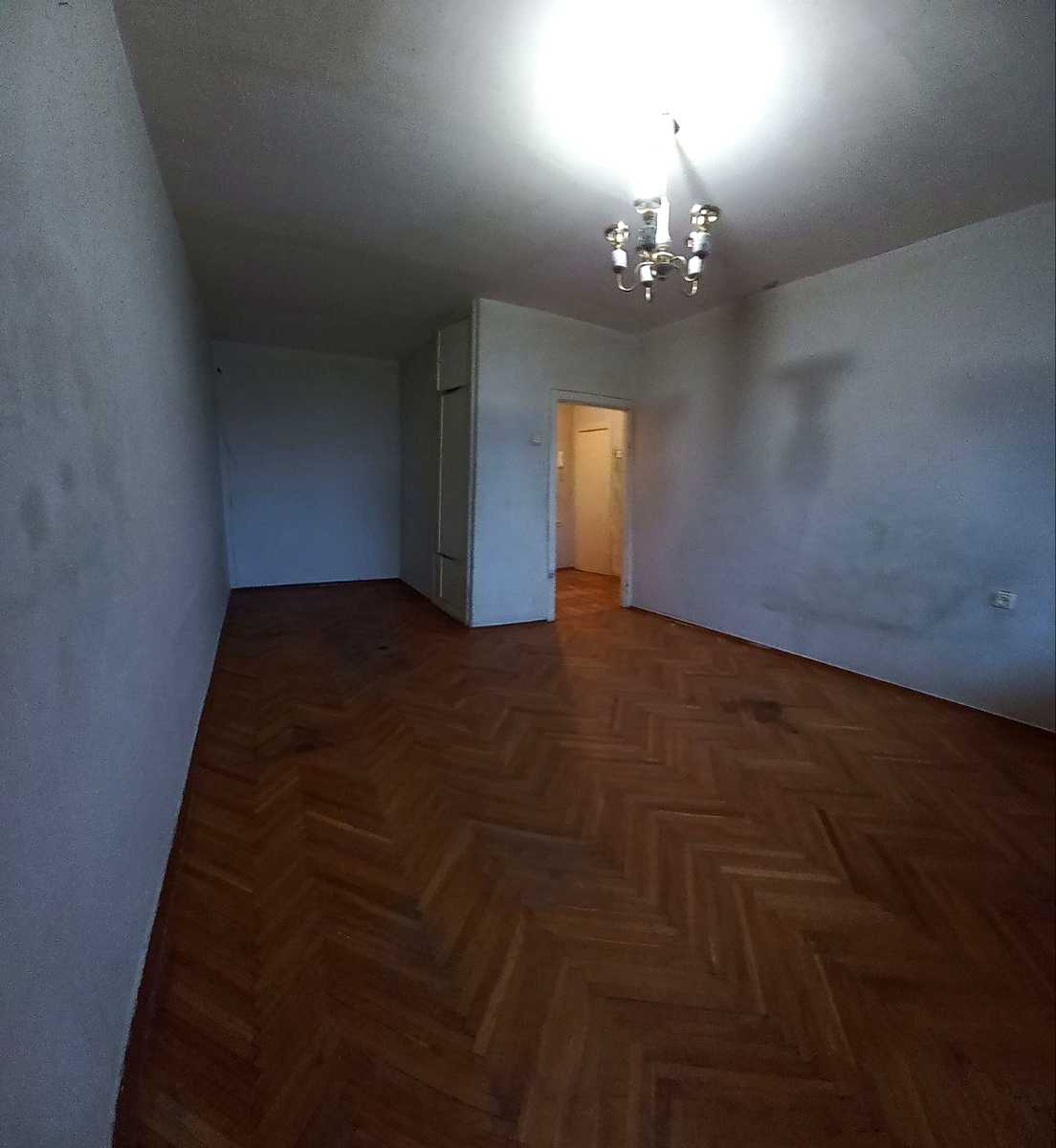 1850978941271810