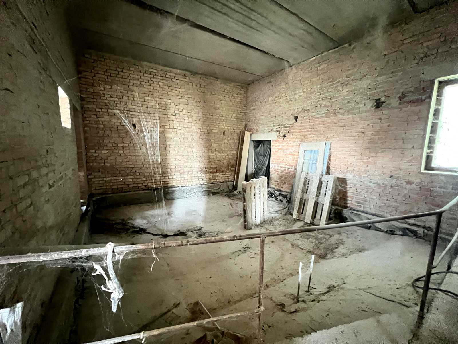 1851033382518452