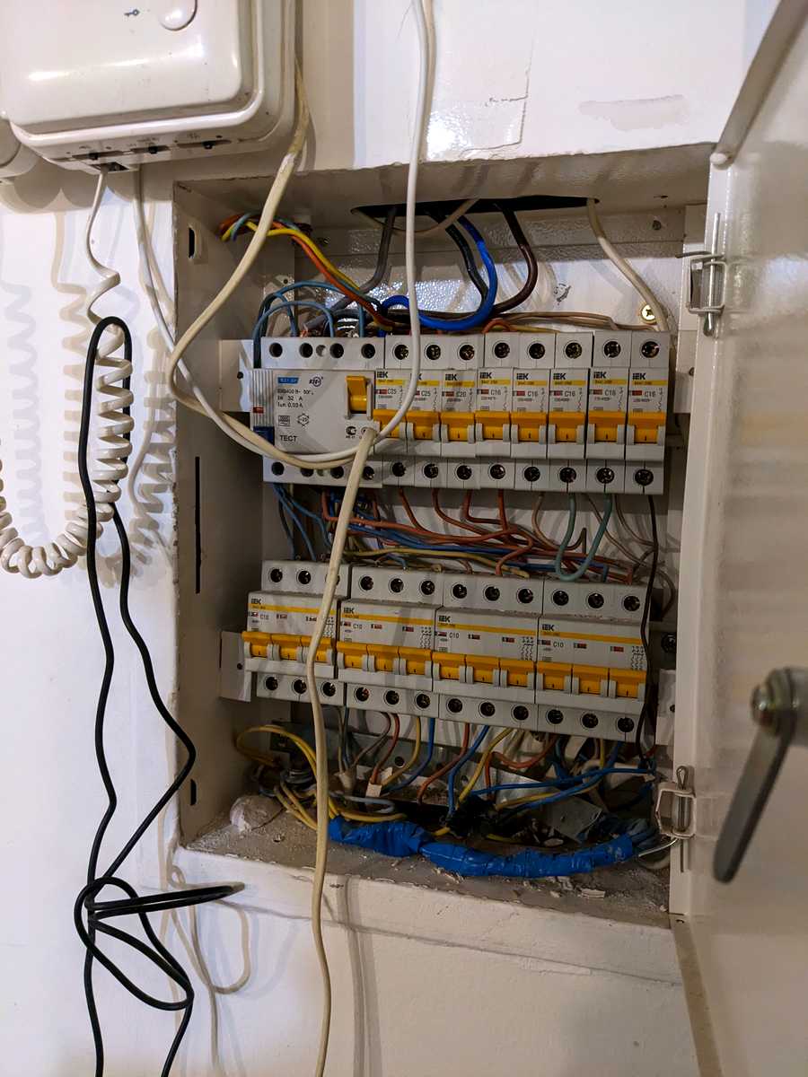 1763188398642100