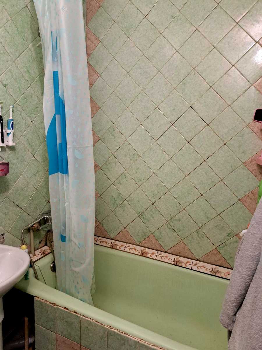 1784558955773158