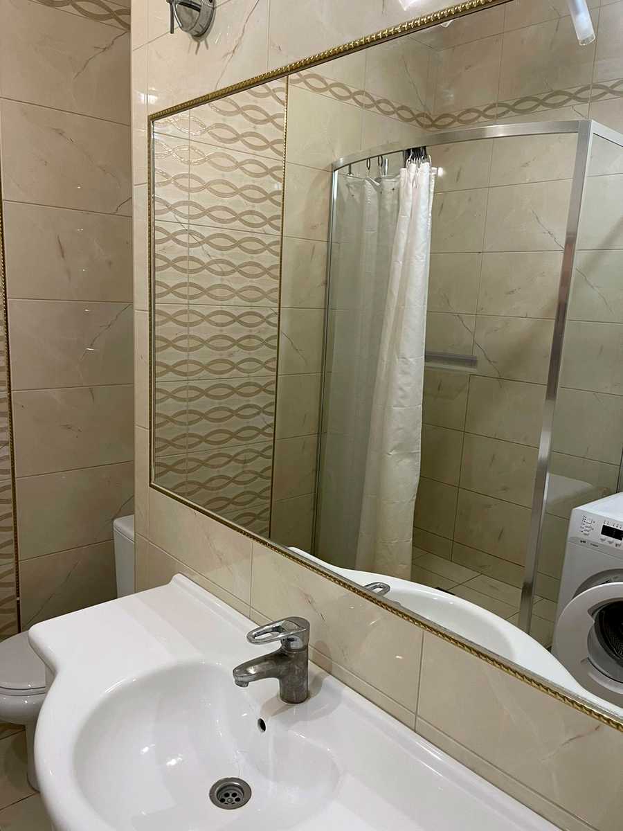 1800317276695247