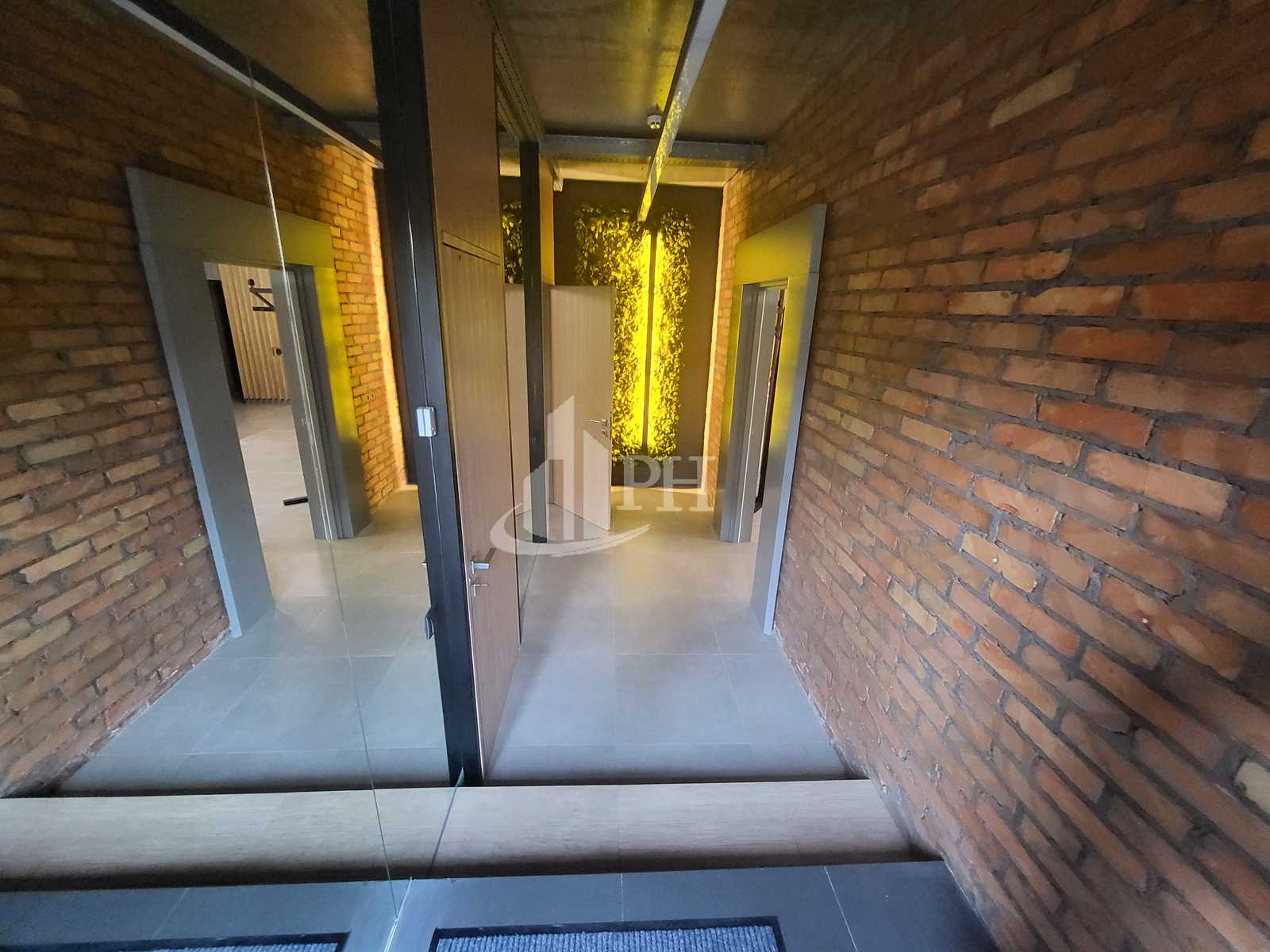 1778088858501195