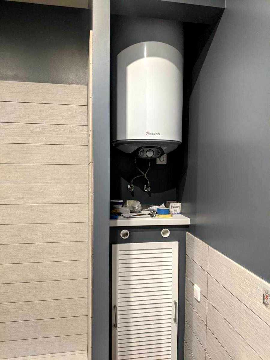 1835305660107998