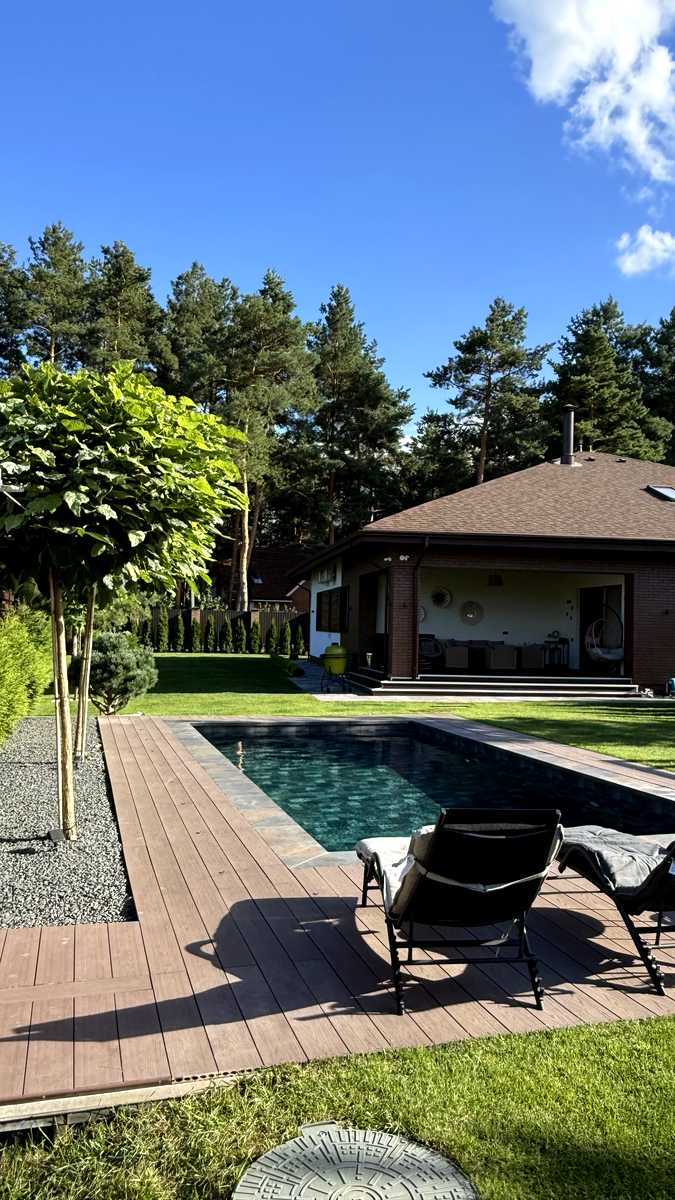 1842825775280240