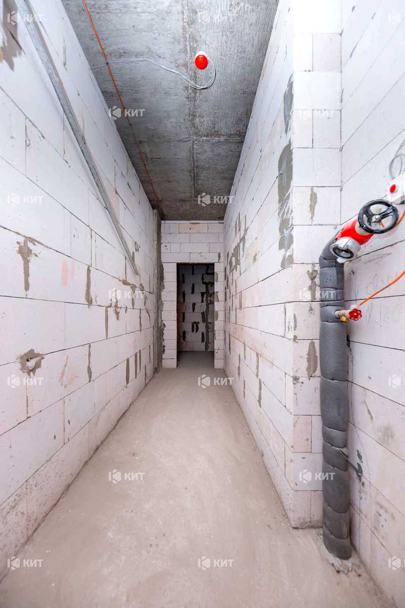1824939975241054