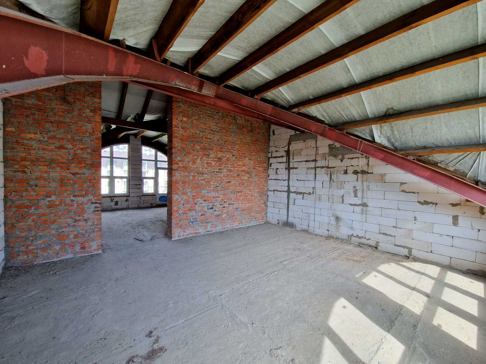 1834835716907853
